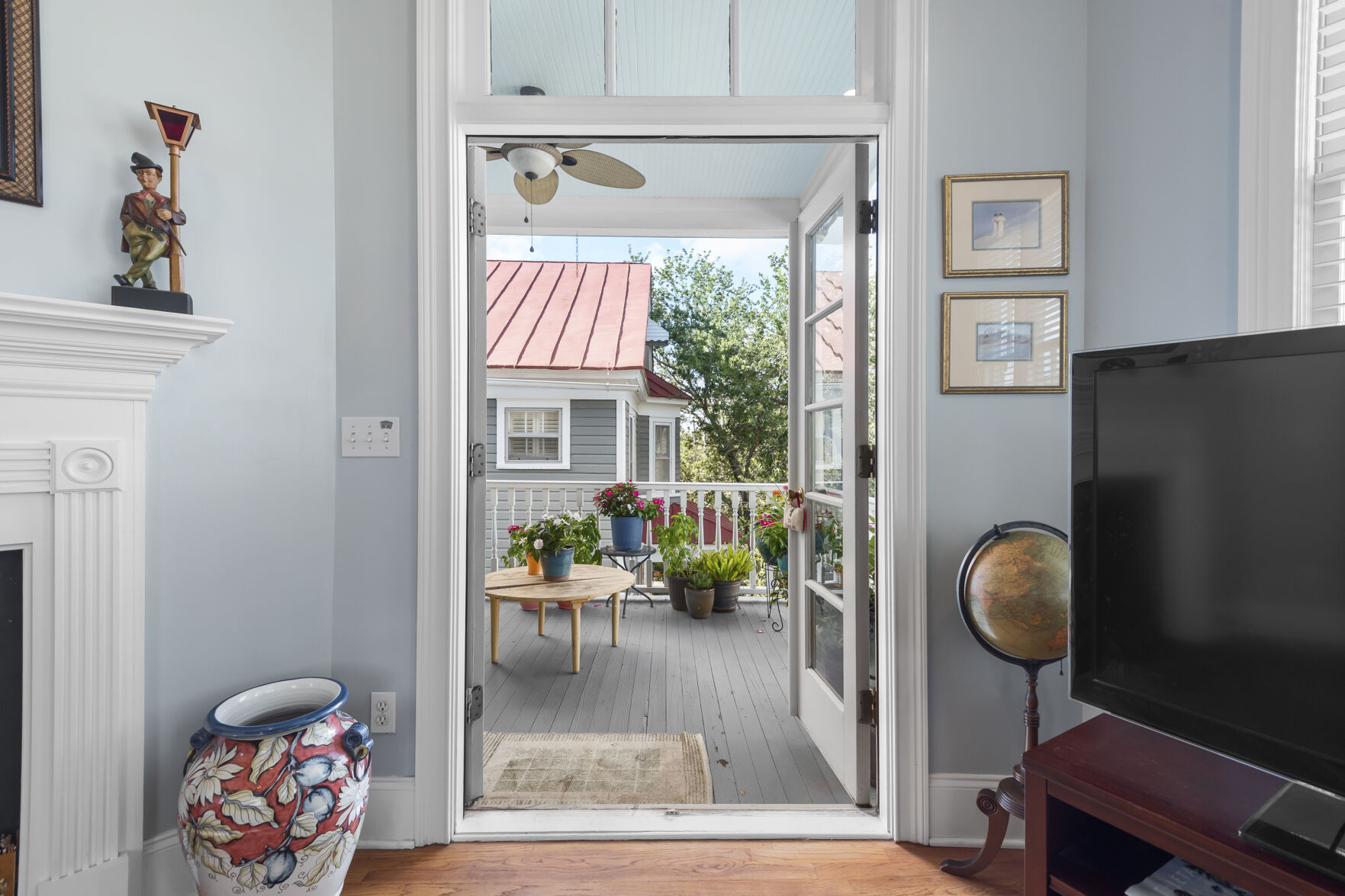 Ashley Porch
